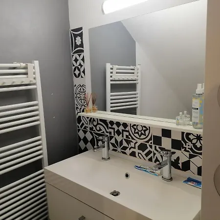 La Taurelle, Maison T3 Climatisee Avec Terrasse Au Coeur De Gallargues-Le-Montueux Extérieur photo