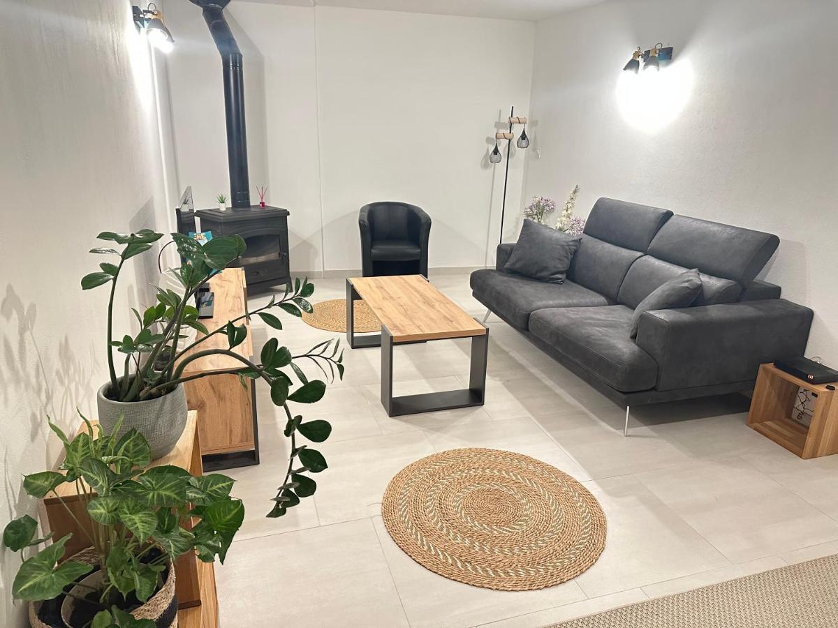 Casa de Férias La Taurelle, Maison T3 Climatisee Avec Terrasse Au Coeur De Gallargues-le-Montueux